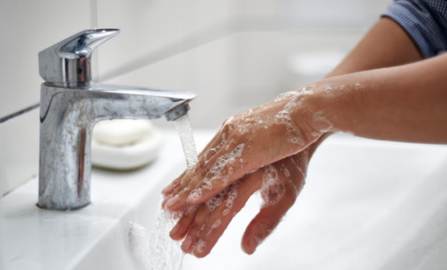 Hey Doctors: Wash your hands!